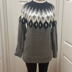 LOFT Gray and Black Patterned Sweater